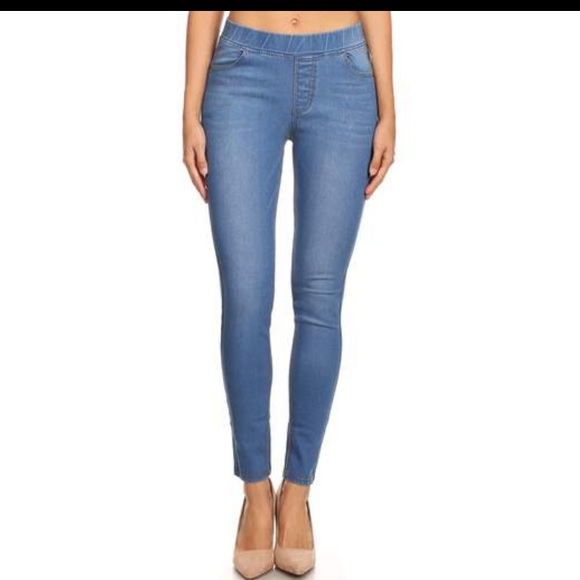 JVINI Woman’s Pull-on Slimming Denim Jeggings| Color - light wash - Picture 2 of 4